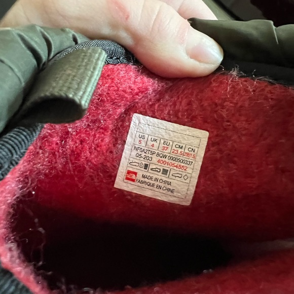 Brand new North Face boots - Picture 3 of 6